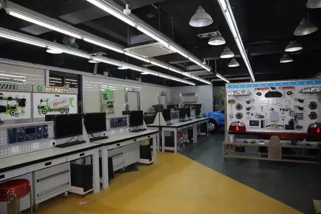 汽車(chē)電子技術(shù)應(yīng)用 | 各位老司機(jī),今天我們來(lái)談?wù)勚悄芷?chē)~~